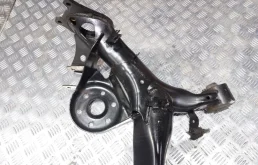 Задняя балка для Toyota Corolla на фотографиях