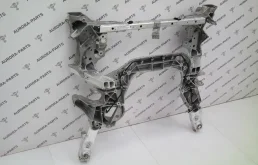 Подрамник двигателя для BMW 5er 2011 года на фотографиях