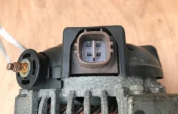 Генератор для Toyota RAV4 2011 года на фотографиях