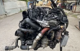 Двигатель для Jaguar XF 2010 года на фотографиях