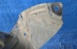 Подкрылок передний правый для Mazda CX 7 на фотографиях