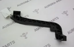 Кронштейн переднего бампера правый для Mercedes-Benz GL class 2015 года на фотографиях