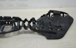 Кронштейн заднего бампера левый для BMW 5er 2018 года на фотографиях