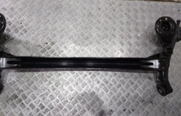 Задняя балка для Hyundai Solaris 2011 года на фотографиях