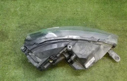 Фара ксенон левая для Skoda Rapid на фотографиях