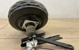 Вакуумный усилитель тормозов для Audi Q7 2008 года на фотографиях