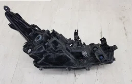 Фары для Toyota Corolla 2023 года на фотографиях