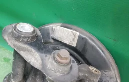 Кулак задний левый для BMW 5er 1998 года на фотографиях