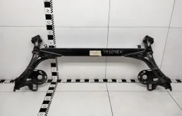 Подрамник двигателя для Skoda Rapid 2017 года на фотографиях