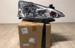 Фары для Mitsubishi Grandis 2005 года на фотографиях