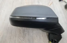 Зеркало боковое правое для Audi Q7 2020 года на фотографиях