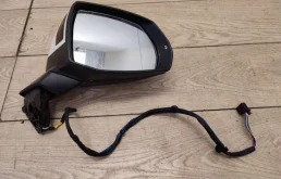 Зеркало боковое правое для Audi Q7 2020 года на фотографиях