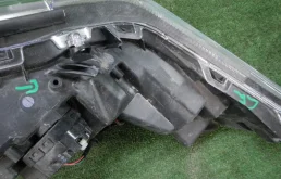 Фара ксенон левая для Toyota Alphard на фотографиях