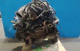 Двигатель без навесного для Nissan Pathfinder 1999 года на фотографиях