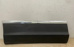 Молдинг двери задний правый для Volkswagen Tiguan 2022 года на фотографиях