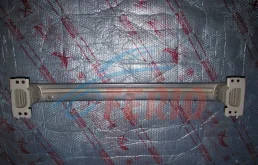 Усилитель переднего бампера для Toyota Corolla 2007 года на фотографиях