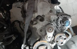 Двигатель без навесного для Nissan Serena 2008 года на фотографиях