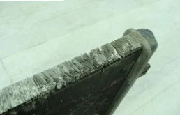 Радиатор охлаждения ДВС для Volkswagen Golf 2011 года на фотографиях