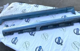 Накладка порога левая для Volvo C30 2006 года на фотографиях