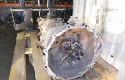 Двигатель без навесного для Mitsubishi Pajero 2014 года на фотографиях