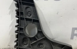 Кронштейн заднего бампера левый для Audi A6 на фотографиях