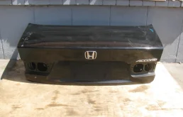 Крышка багажника для Honda Accord 2006 года на фотографиях