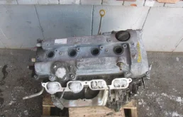 Блок цилиндров ДВС (без ГБЦ) для Toyota RAV4 2005 года на фотографиях
