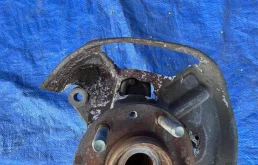 Кулак поворотный правый для Mazda CX 7 на фотографиях