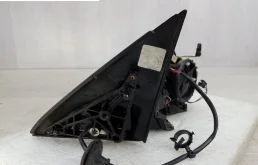 Стекла и зеркала для Audi Q3 2014 года на фотографиях