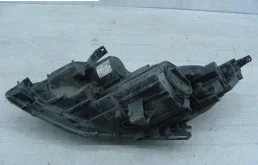 Фара правая для Opel Zafira 2014 года на фотографиях