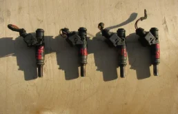 Форсунка топливная для BMW 3er 2012 года на фотографиях