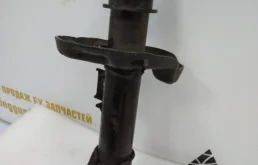 Стойка кузова передняя правая для Hyundai Solaris 2021 года на фотографиях