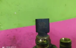 Датчик давления топлива для Audi Q7 на фотографиях