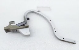 Петля багажника правая для Hyundai i40 на фотографиях