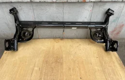 Задняя балка для Nissan Tiida 2005 года на фотографиях