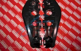 Усилитель переднего бампера для Toyota Corolla 2007 года на фотографиях