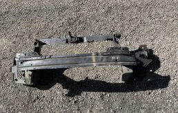 Усилитель бампера передний верхний для Opel Astra 2013 года на фотографиях