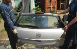 Дверь багажника для Opel Astra 2013 года на фотографиях