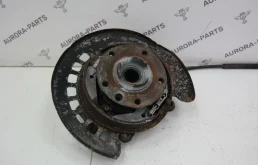 Кулак задний левый для Audi Q7 2010 года на фотографиях