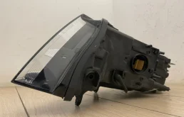 Фары для Volkswagen Touareg 2015 года на фотографиях