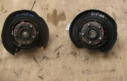 Кулак поворотный левый для Subaru Legacy 2001 года на фотографиях