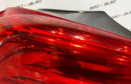 Фонарь правый для Peugeot 508 на фотографиях