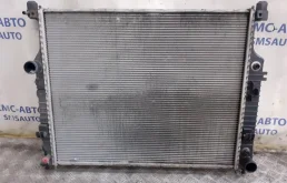 Радиатор охлаждения ДВС для Mercedes-Benz GL class 2010 года на фотографиях