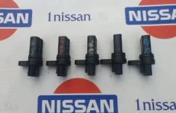 Датчик положения коленвала для Nissan X-Trail на фотографиях