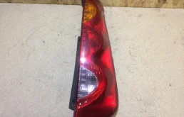 правый задний фонарь (26550-9U000) для Nissan Note E11 2005-2012