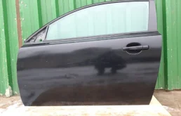 Дверь передняя левая для Volvo C30 2010 года на фотографиях