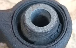 Кулак задний левый для Mitsubishi Pajero на фотографиях