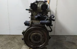 Двигатель без навесного для Volkswagen Polo 2018 года на фотографиях