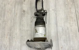 Пневмостойка передняя правая для Audi Q7 2008 года на фотографиях