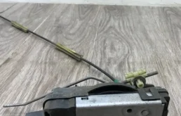 Замок передней левой двери для Opel Zafira 2014 года на фотографиях